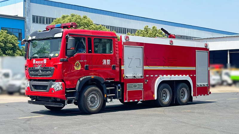 重汽豪沃水罐消防車(chē)_18噸水罐消防車(chē)