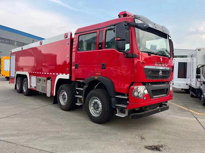 重汽豪沃水罐消防車(chē)_25噸水罐消防車(chē)