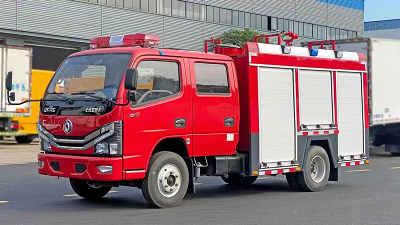 東風(fēng)小多利卡泡沫消防車(chē)_2.5噸泡沫消防車(chē)